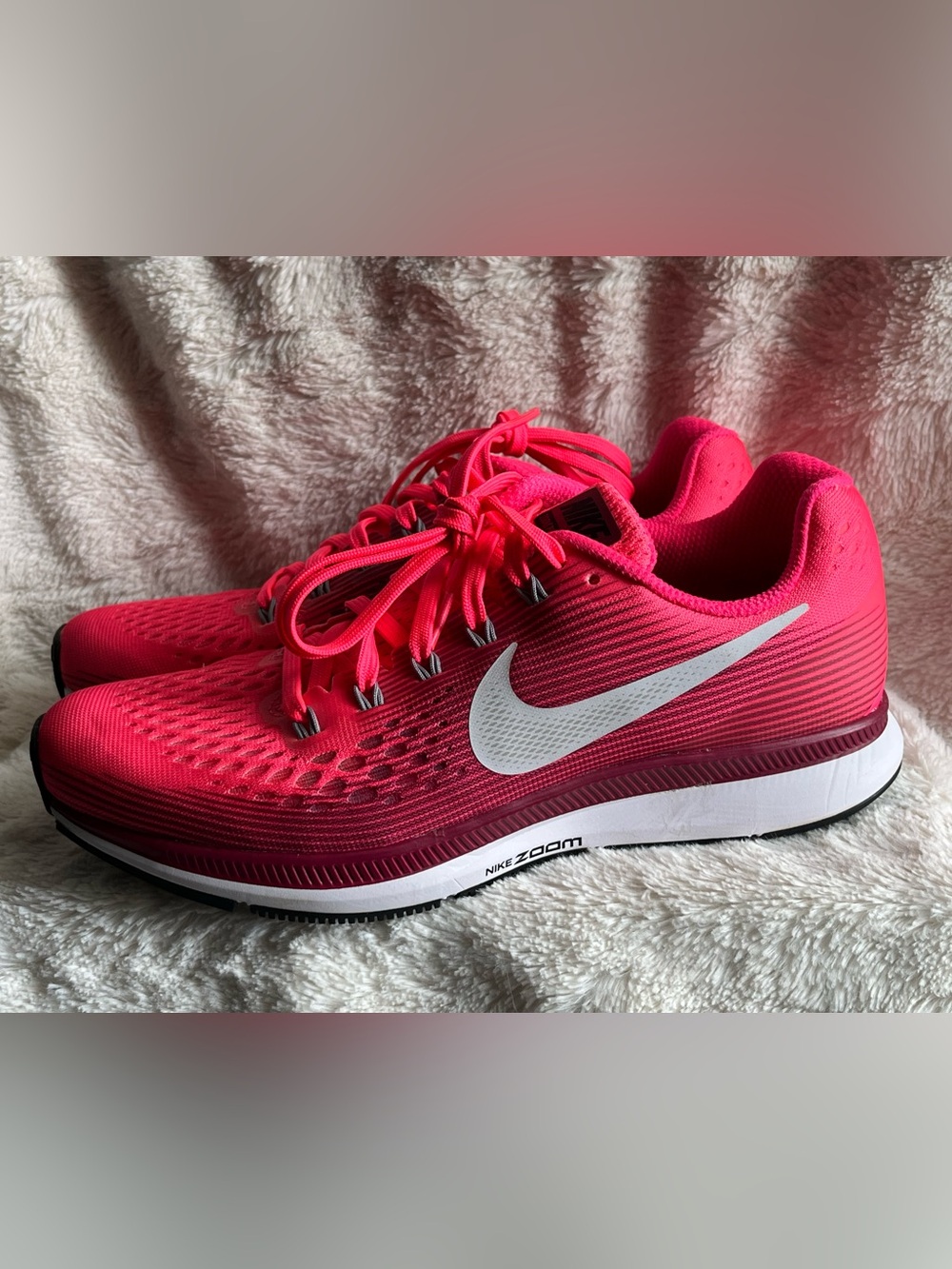 ❤️ Nike Women's Pink Zoom Running Shoes Size 7.5 NWOT